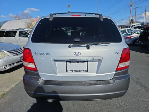 Used 2005 Kia Sorento EX image 4