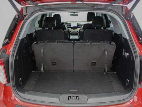 Used 2023 Ford Explorer XLT w/ Equipment Group 202A AWD/4WD image 9