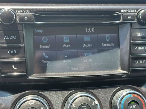 Used 2016 Toyota RAV4 LE FWD image 18