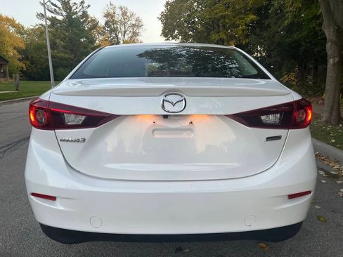 Used 2018 MAZDA MAZDA3 Touring image 5