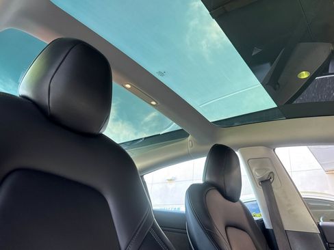 Used 2018 Tesla Model 3 Long Range RWD image 14