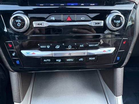 Used 2022 Ford Explorer King Ranch w/ Technology Package image 26