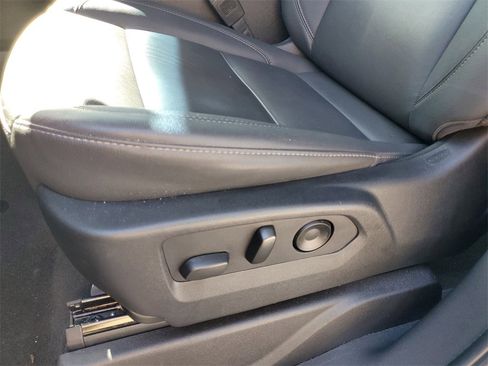 Used 2022 Chevrolet Tahoe LT w/ LT Signature Package image 22