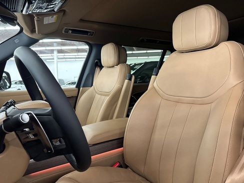 New 2026 Land Rover Range Rover Long Wheelbase SE image 4