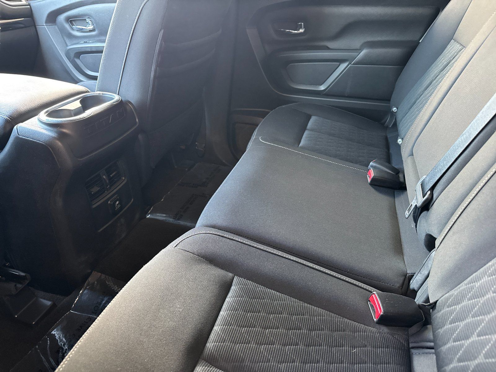 Used 2018 Nissan Titan SV w/ SV Convenience Package AWD/4WD image 14