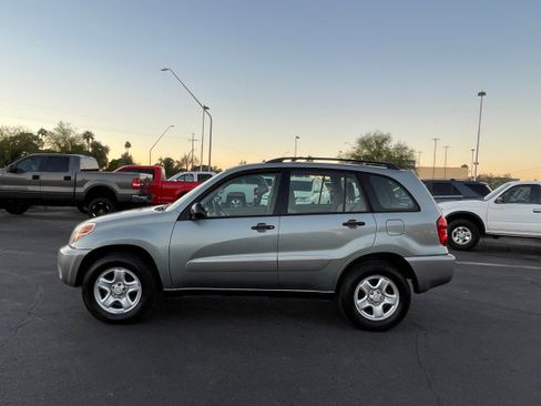 Used 2004 Toyota RAV4 2WD image 2