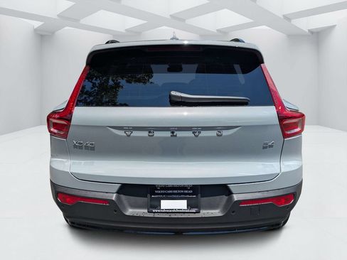 New 2026 Volvo XC40 B4 Plus w/ Protection Package Premier FWD image 4