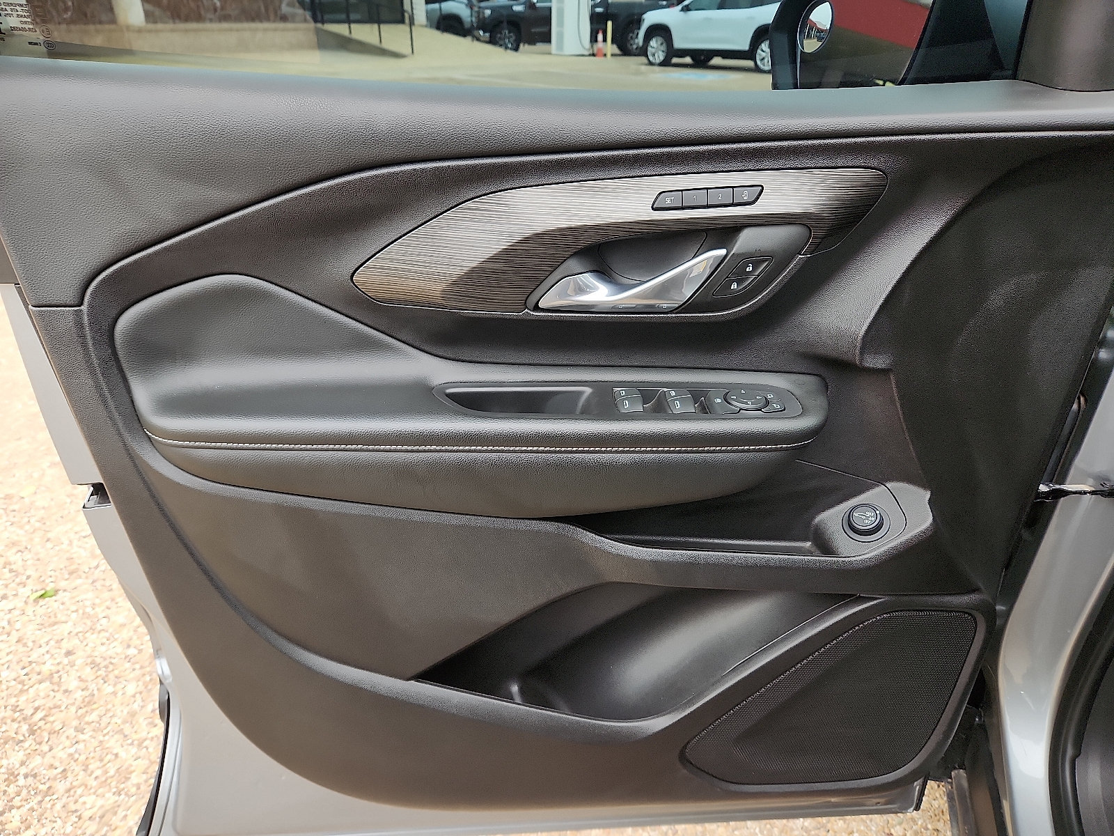 Used 2024 GMC Terrain SLT AWD/4WD image 15