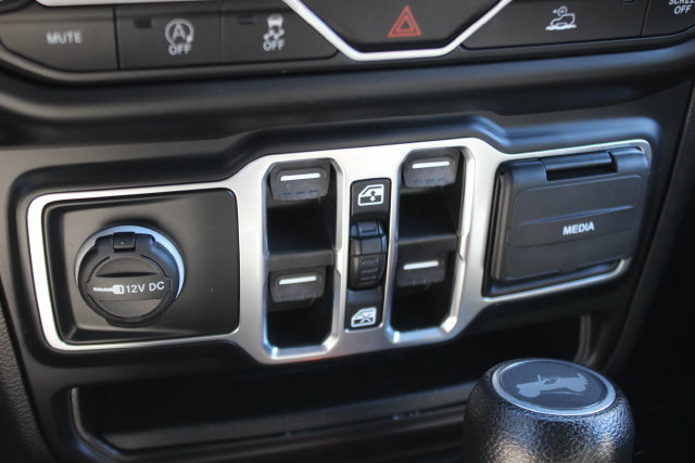 Used 2022 Jeep Wrangler Unlimited Sport AWD/4WD image 9