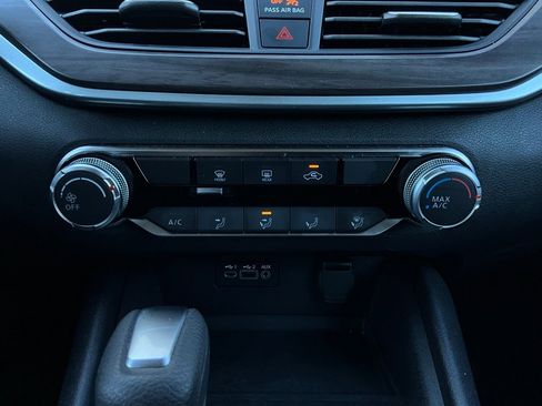 Used 2025 Nissan Altima 2.5 SV image 26