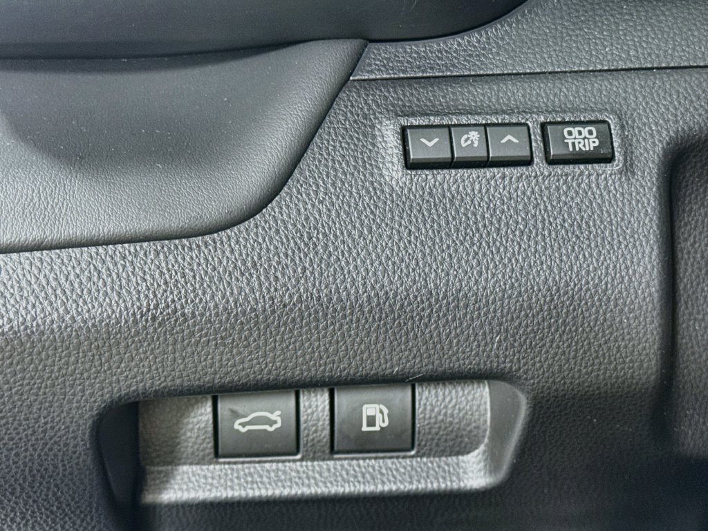 Used 2024 Toyota Crown AWD/4WD image 10