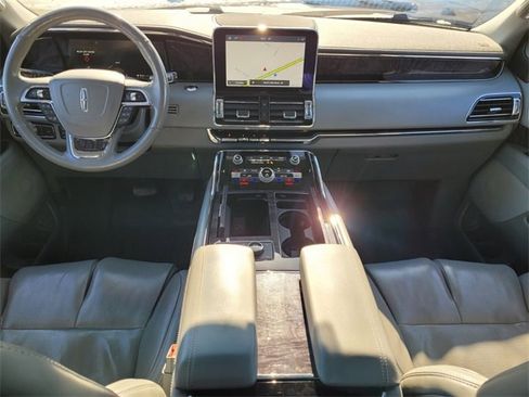 Used 2020 Lincoln Navigator Reserve w/ Luxury Package image 11