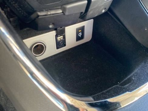 Used 2017 Toyota Avalon Limited image 27