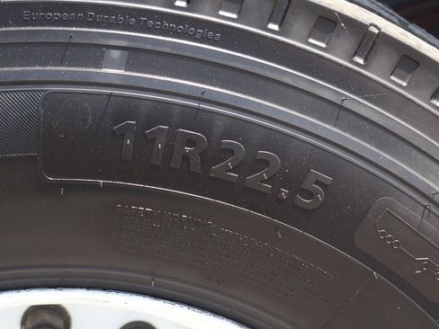 Used 2023 Ford F650 2WD Crew Cab Super Duty image 38