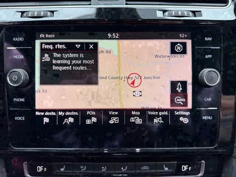 Used 2019 Volkswagen Golf R 4-Door image 25