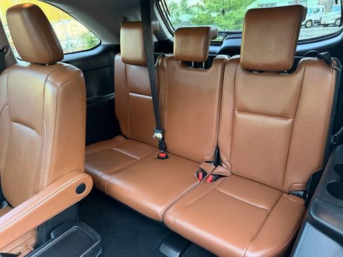 Used 2019 Toyota Highlander Limited Platinum image 31