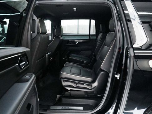 Used 2025 GMC Yukon XL Elevation w/ LPO, Elevation Black Package AWD/4WD image 30