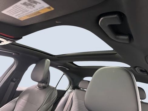 Used 2025 Mercedes-Benz C 300 4MATIC Sedan image 28