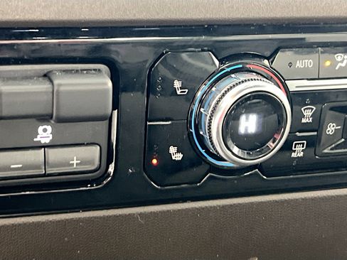 Used 2024 GMC Sierra 2500 SLE w/ SLE Convenience Package image 20