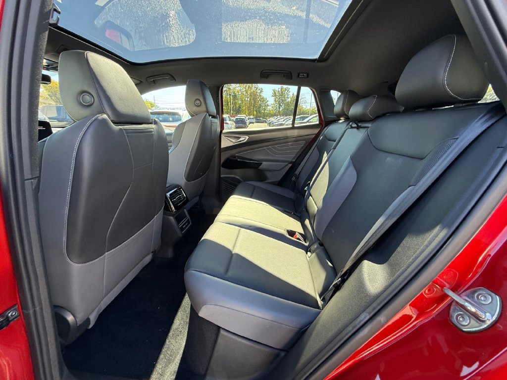 Used 2023 Volkswagen ID.4 Pro S AWD/4WD image 24