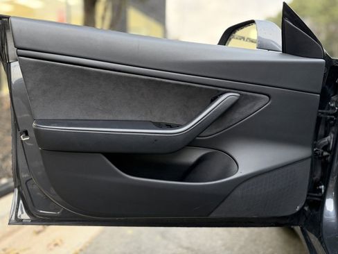 Used 2018 Tesla Model 3 Long Range image 28