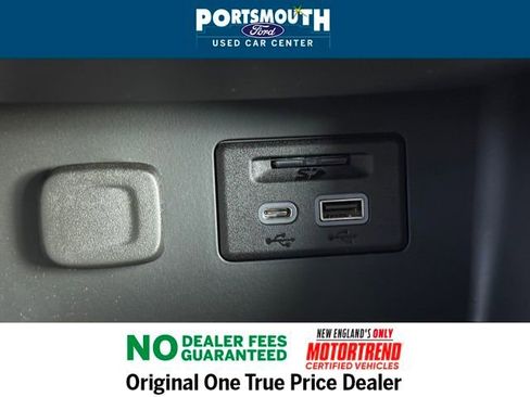 Used 2023 GMC Acadia AT4 w/ Preferred Package image 17