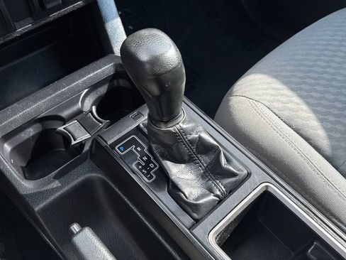 Used 2020 Toyota Tacoma SR AWD/4WD image 26