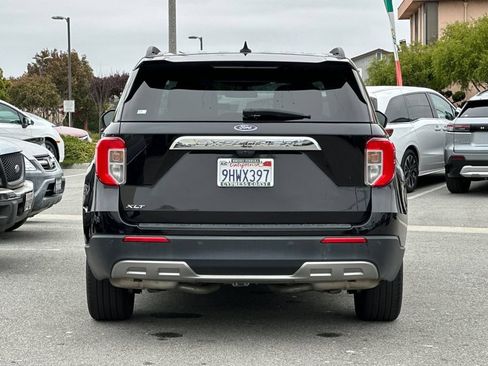 Used 2023 Ford Explorer XLT w/ Equipment Group 202A RWD image 4