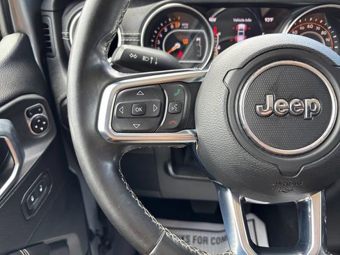 Used 2020 Jeep Gladiator Overland w/ Dual Top Group AWD/4WD image 21