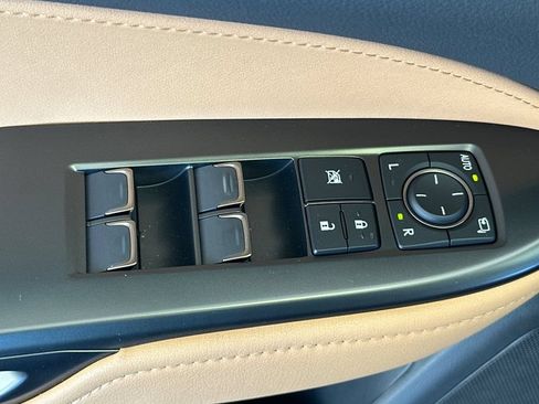 Used 2025 Lexus NX 250 FWD w/ Accessory Package (Z2) image 12