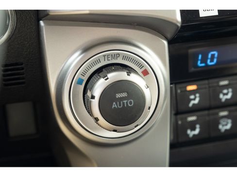 Used 2020 Toyota 4Runner 4WD image 31