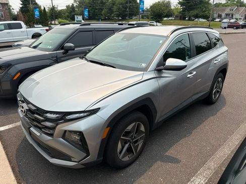 Certified 2025 Hyundai Tucson SEL AWD/4WD image 3