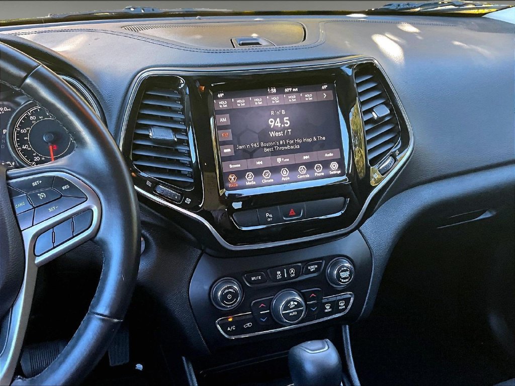 Used 2019 Jeep Cherokee Limited AWD/4WD image 17