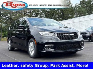 New 2025 Chrysler Pacifica Select video 1
