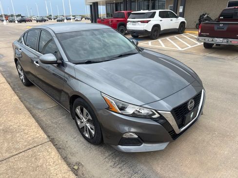 Used 2019 Nissan Altima 2.5 S FWD image 1