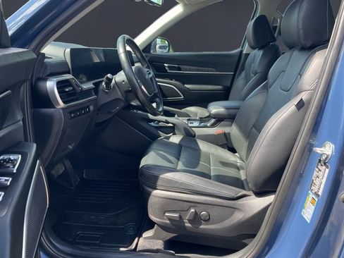 Used 2024 Kia Telluride EX w/ EX Captain's Chair Package AWD/4WD image 9
