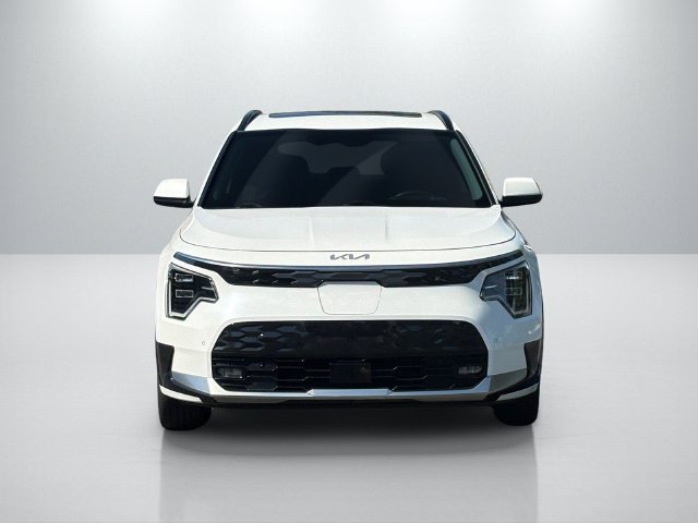 Certified 2023 Kia Niro Wave FWD image 2