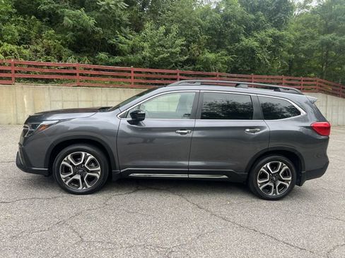 Used 2024 Subaru Ascent Touring AWD/4WD image 5