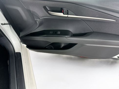 Used 2025 Toyota Camry LE image 31