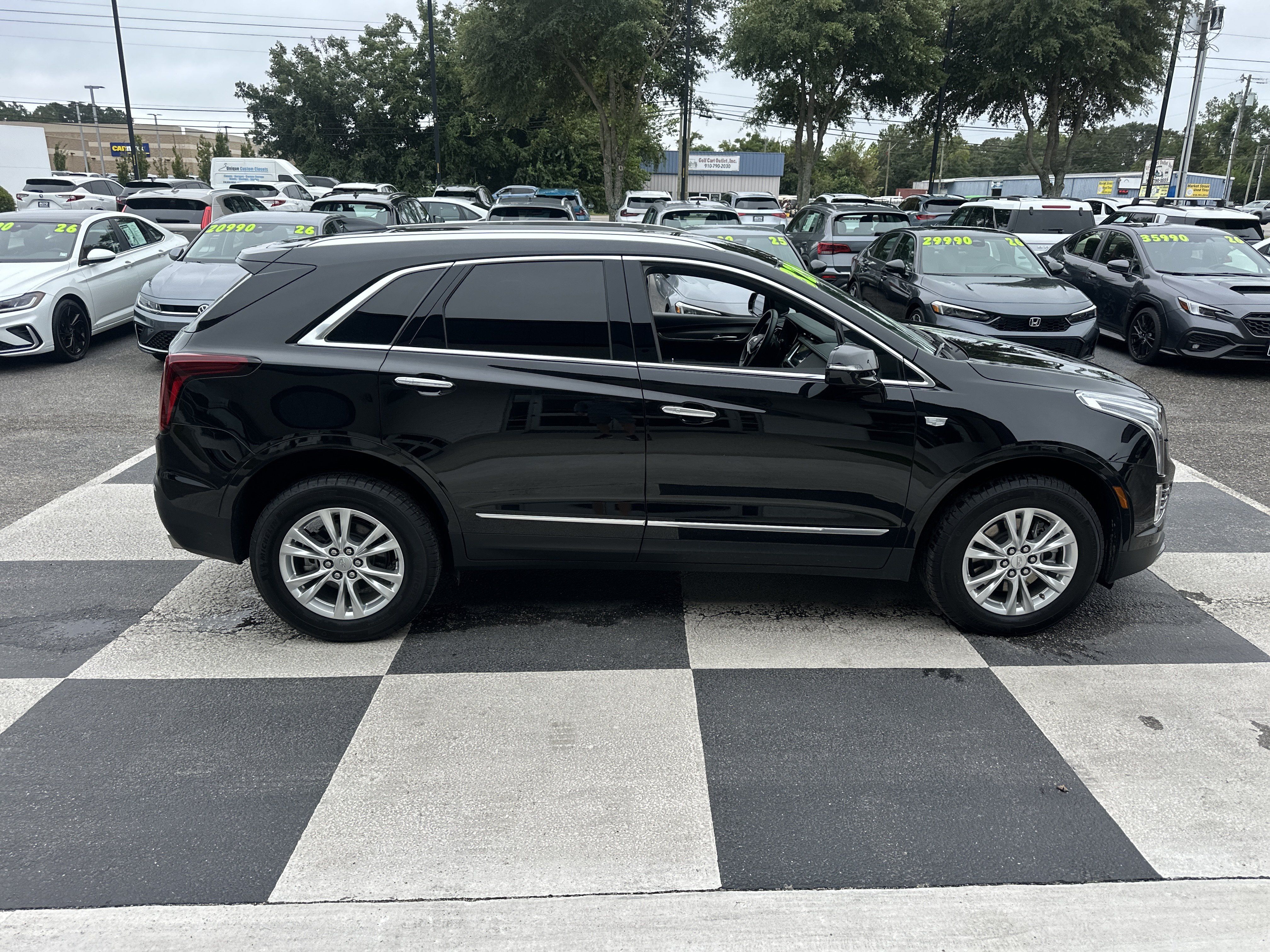 Used 2025 Cadillac XT5 Luxury FWD image 3