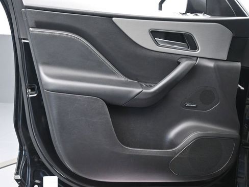 Used 2020 Jaguar F-PACE S image 9