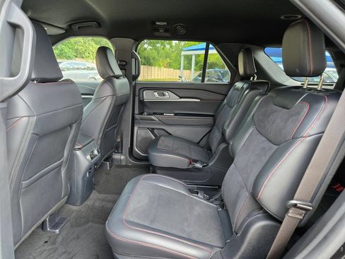 Used 2025 Ford Explorer ST AWD/4WD image 14