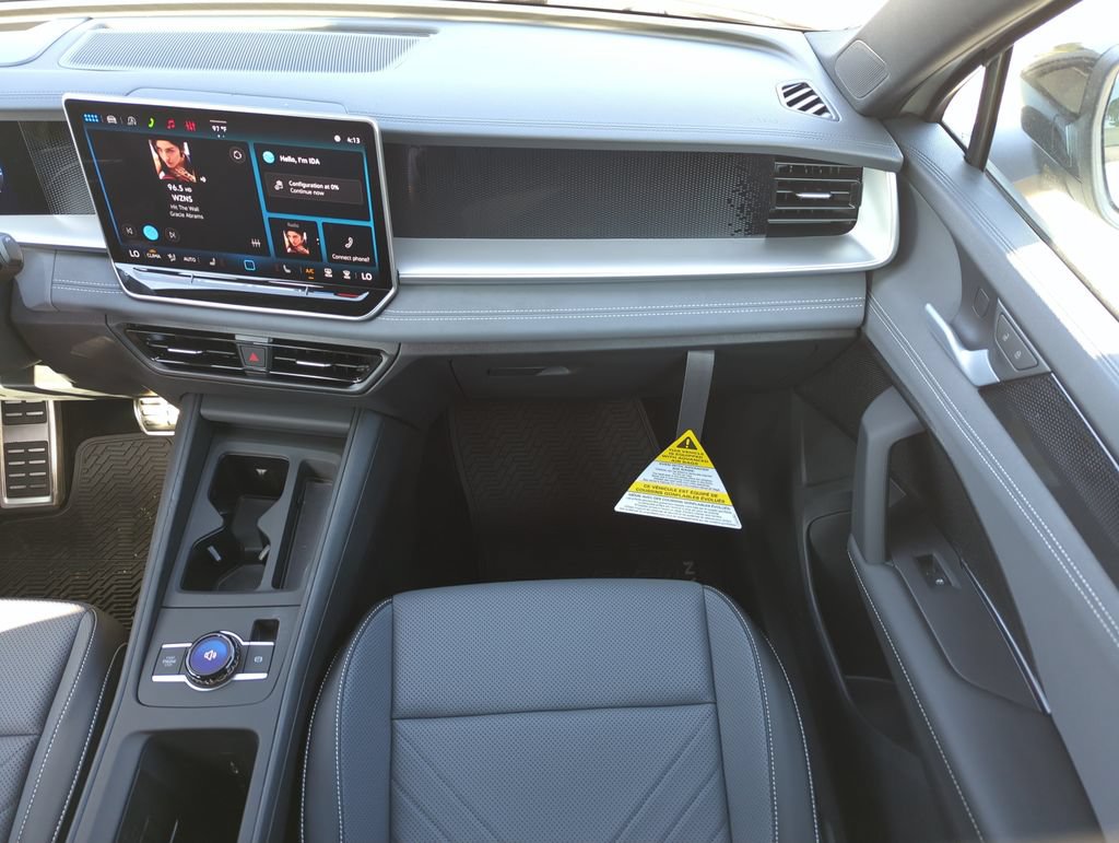 New 2026 Volkswagen Tiguan SE R-Line FWD image 16