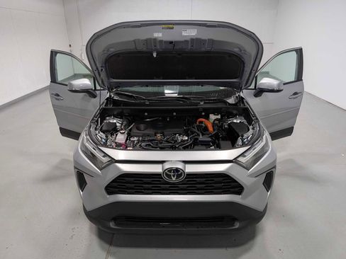 Used 2025 Toyota RAV4 XLE image 13