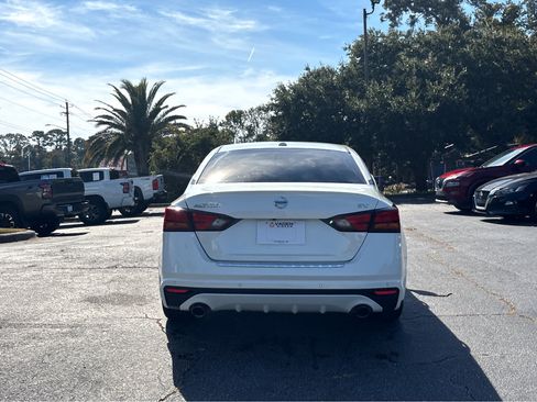 Used 2021 Nissan Altima 2.5 SV w/ SV Premium Package image 22