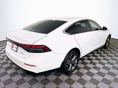 Used 2023 Honda Accord EX-L image 11