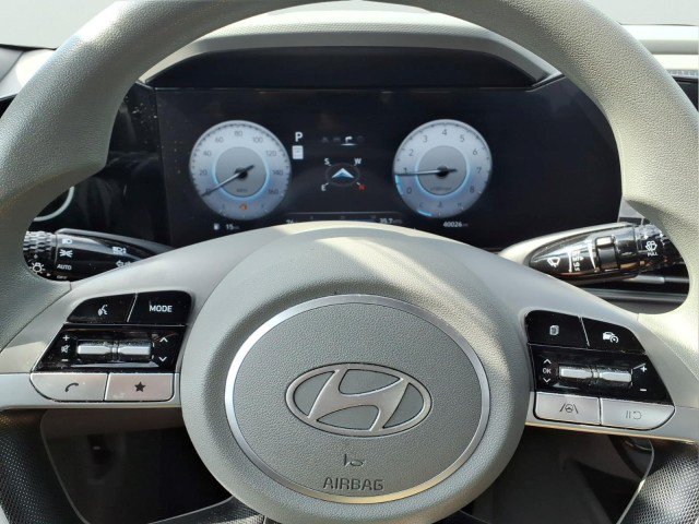 Used 2024 Hyundai Elantra SEL FWD image 23