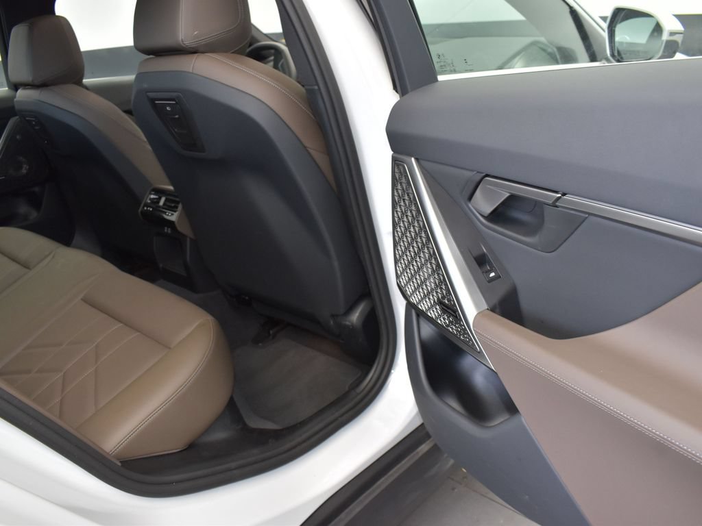 Used 2024 BMW 530i xDrive AWD/4WD image 21