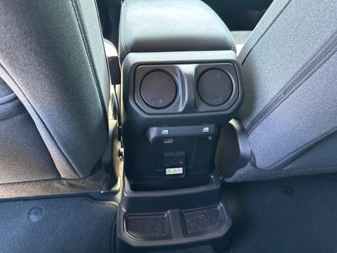 Used 2025 Jeep Wrangler Unlimited Sahara w/ Safety Group AWD/4WD image 24