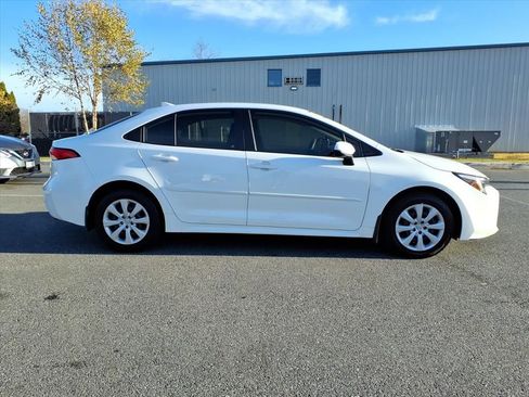 Certified 2024 Toyota Corolla LE image 3